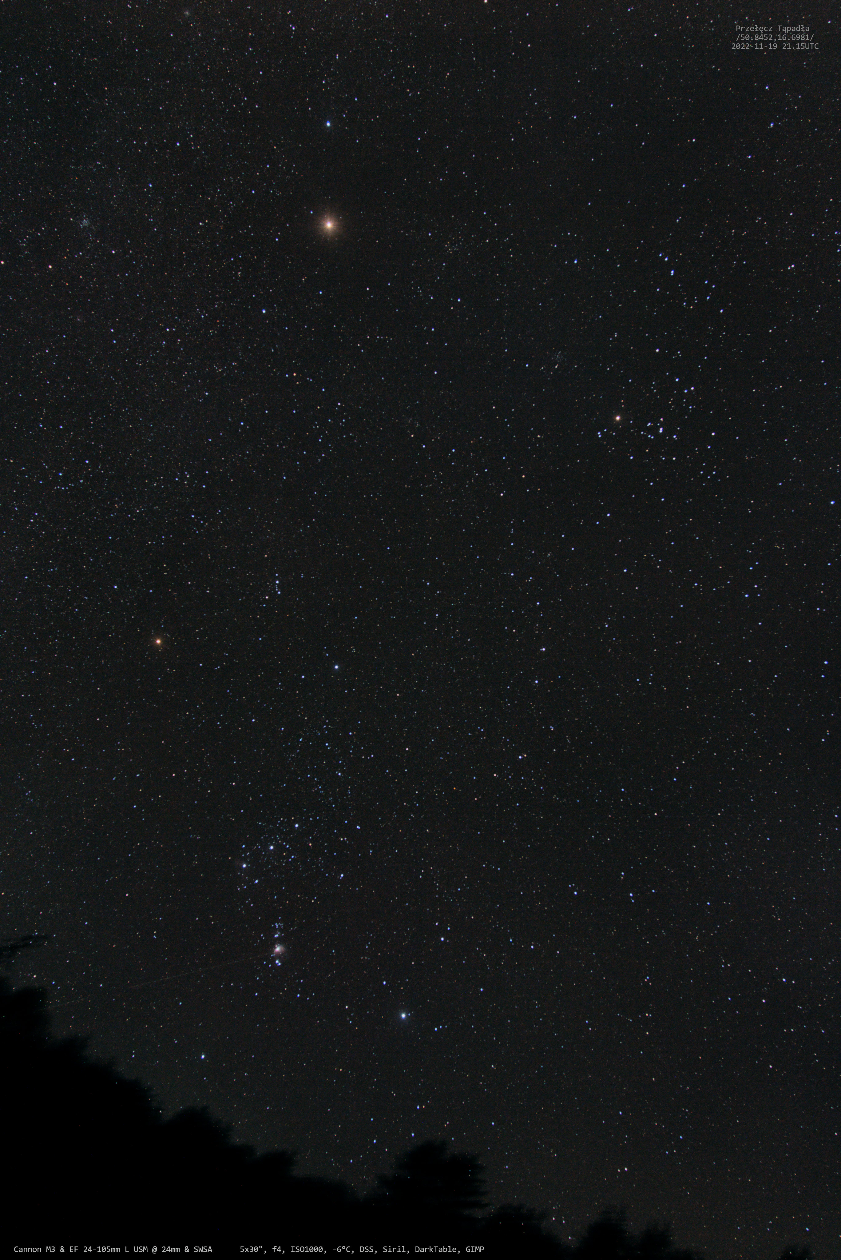 Orion i Mars w szerokim kadrze.